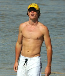 Bois in beach shorts 5fbc0dde62b27.jpg