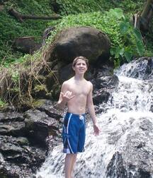 Bois in beach shorts 5fbc0de3b20cb.jpg