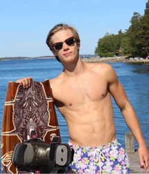 Bois in beach shorts 5fbc0df710636.jpg