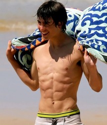 Bois in beach shorts 5fbc0e1deba41.jpg