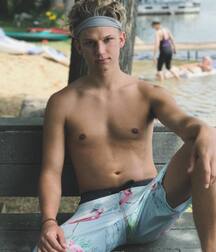 Bois in beach shorts 5fbc0e279fa76.jpg