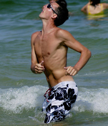 Bois in beach shorts 5fbc0e41ada4d.jpg