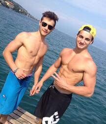 Bois in beach shorts 5fbc0e6db059d.jpg