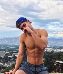 Boys wearing baseball caps 5fbc10dd5bd24.jpg