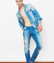 Blue jeans and bare feet 5fbd879647eb1.jpg