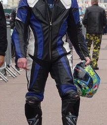Biker boys in Leather 5fc04215974db.jpg