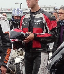Biker boys in Leather 5fc042257b8c3.jpg