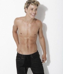 Stunning boys 5fc1763243f0f.jpg