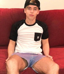 Twinks are real beauties 5fc1aebe32c1d.jpg