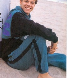 Loving boy feet 5fc3f8a89da71.jpg