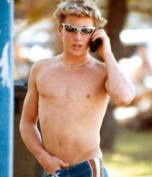 Blond beach and surfer boys 5fc52b7ed3fa1.jpg