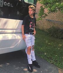 Jeans fetish boys 5fc5566105019.jpg