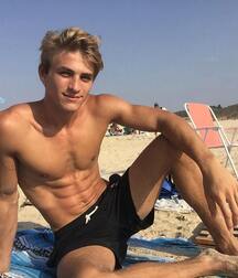 Amazing boy bodies 5fc64fd11fc22.jpg