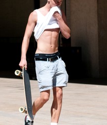 Hot boys in city 5fc651c579ca6.jpg