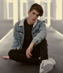 Hot boys in city 5fc6521bb81a7.jpg