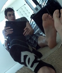 Do you like my feet 5fc6cbab6650f.jpg