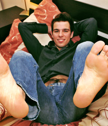 Do you like my feet 5fc6cbea79521.jpg