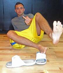 Big foot guys 5fc82a906e6a3.jpg
