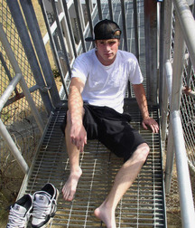 Big foot guys 5fc82abcc9eb3.jpg