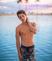 Beach boy hotties 5fc8fb852355e.jpg