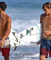 Beach boy hotties 5fc8fbc97e1f7.jpg