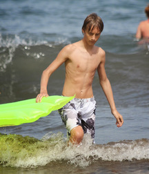 Surfer and beach boys 2 5fc8fe09ed9ab.jpg