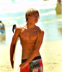 Surfer and beach boys 2 5fc8fe2dc9ffc.jpg