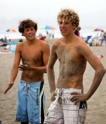Surfer and beach boys 2 5fc8fe3da47b1.jpg