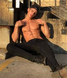 Blue jeans jocks 5fc9659ef16ff.jpg