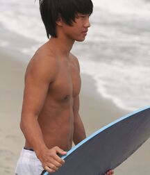 Beach hotties in the sun 5fcad49b3aeab.jpg