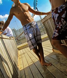 Beach hotties in the sun 5fcad4a9ab3c3.jpg