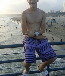 Beach hotties in the sun 5fcad4c24f32a.jpg