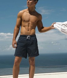 Beach hotties in the sun 5fcad4c4afc10.jpg