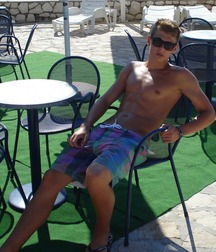 Beach hotties in the sun 5fcad4c6d96d5.jpg