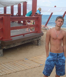 Beach hotties in the sun 5fcad4dece23d.jpg
