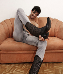 Sexy boot boys 5fcb18c5b558c.jpg