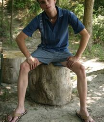 Flip flops and barefoot 5fcb99aa21536.jpg