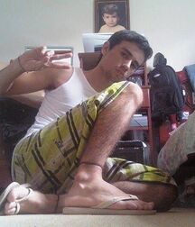 Flip flops and barefoot 5fcb99ea7f8e4.jpg