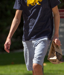 Flip flops and barefoot 5fcb9a009a418.jpg