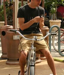 Flip flops and barefoot 5fcb9a06ede9e.jpg