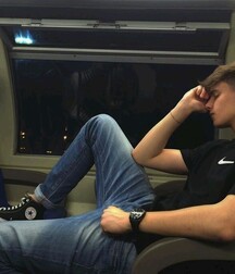 Sneakerboys in chucks 5fccd620e6a29.jpg