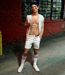 Sneakerboys in chucks 5fccd6298ad45.jpg