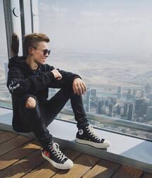 Sneakerboys in chucks 5fccd62fce3f3.jpg