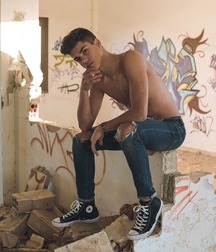 Sneakerboys in chucks 5fccd639771bb.jpg