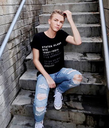 Sneakerboys in chucks 5fccd64de5d4f.jpg