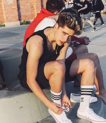 Sneakerboys in chucks 5fccd68334895.jpg