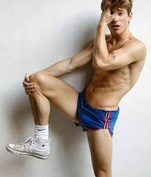 Sneakerboys in chucks 5fccd6ae872da.jpg