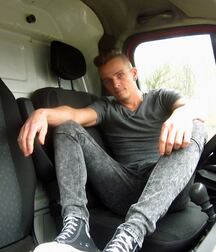Sneakerboys in chucks 5fccd6b281741.jpg