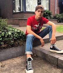 Sneakerboys in chucks 5fccd6b6ea249.jpg