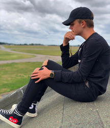 Sneakerboys in chucks 5fccd6bfcc73c.jpg